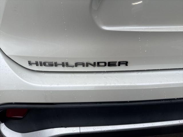 used 2021 Toyota Highlander car, priced at $37,086