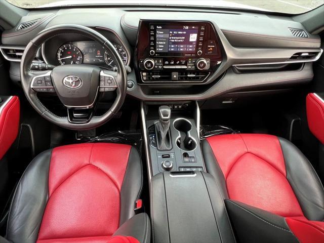 used 2021 Toyota Highlander car, priced at $36,400