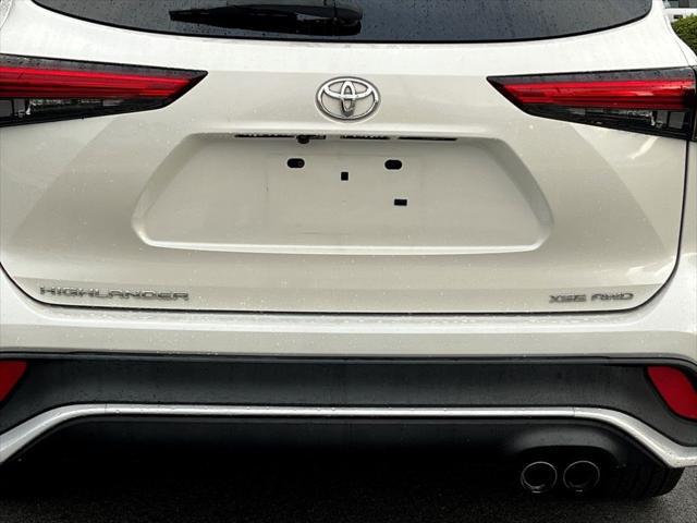 used 2021 Toyota Highlander car, priced at $36,400