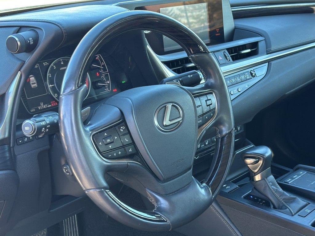 used 2021 Lexus ES 350 car, priced at $25,500