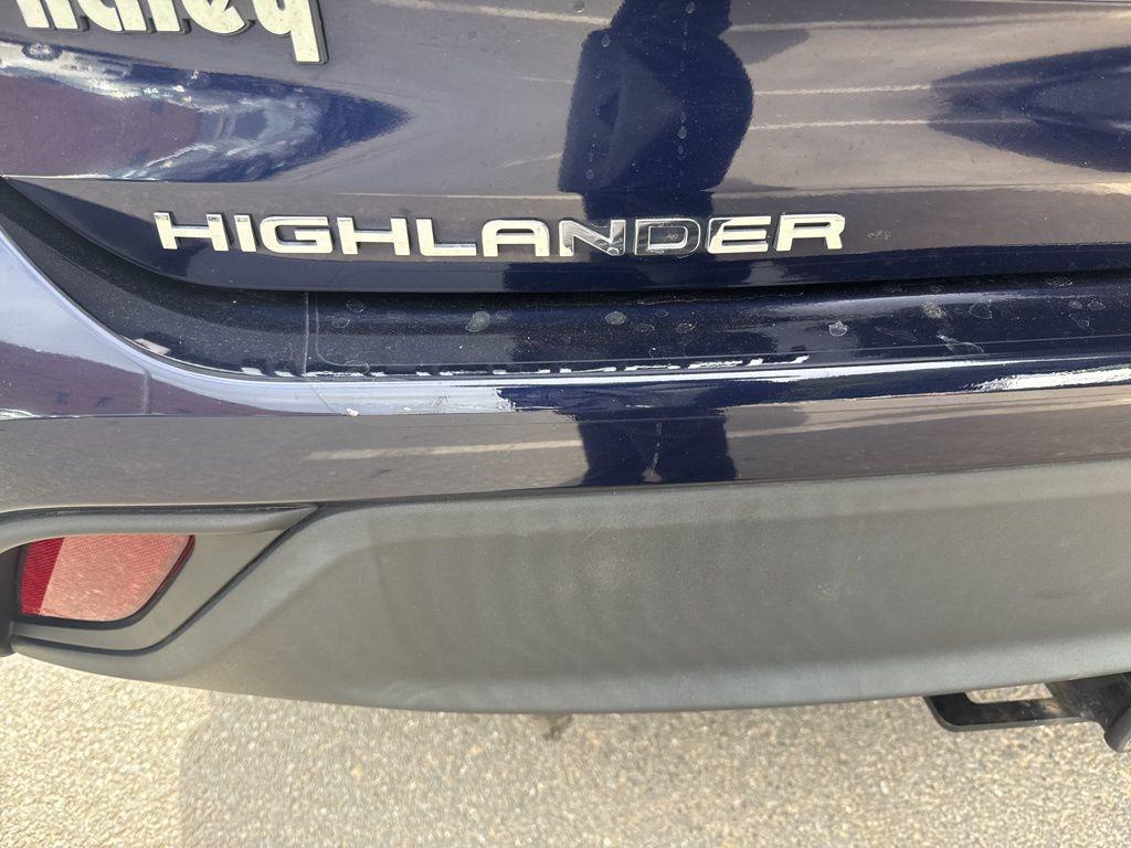 used 2021 Toyota Highlander car, priced at $32,820
