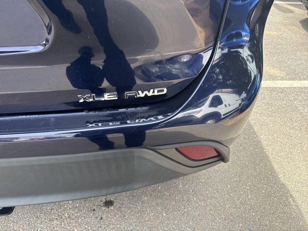 used 2021 Toyota Highlander car, priced at $32,820