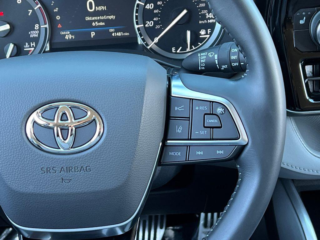 used 2021 Toyota Highlander car, priced at $32,599