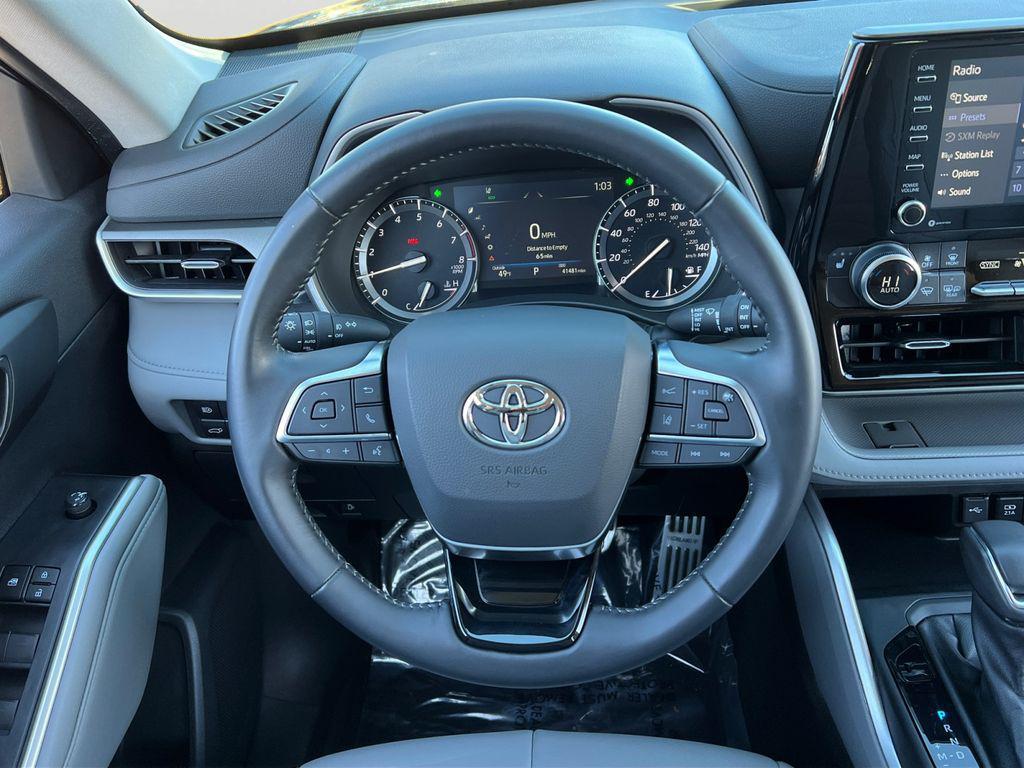 used 2021 Toyota Highlander car, priced at $32,599