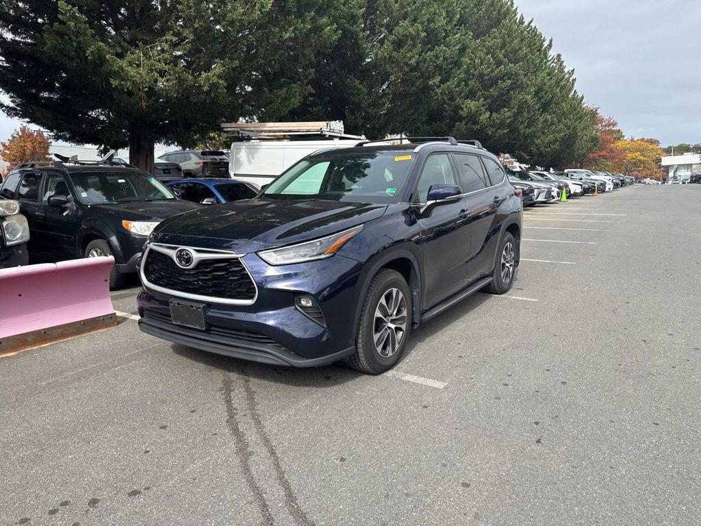 used 2021 Toyota Highlander car, priced at $32,820