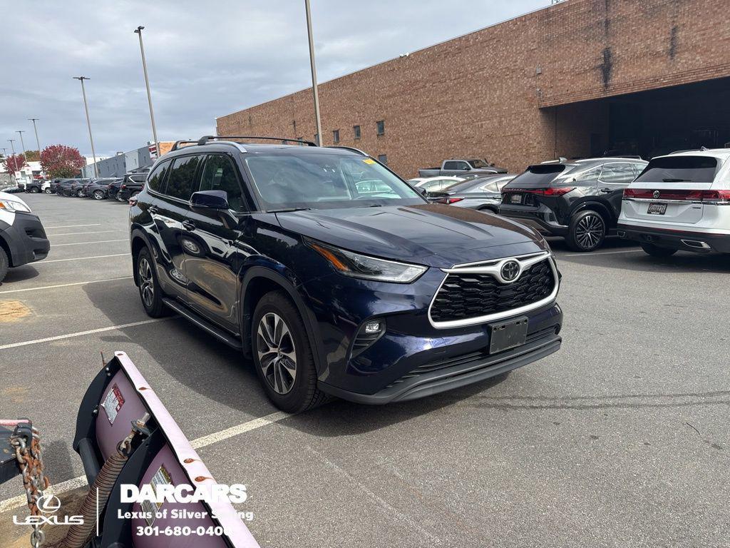 used 2021 Toyota Highlander car, priced at $32,820