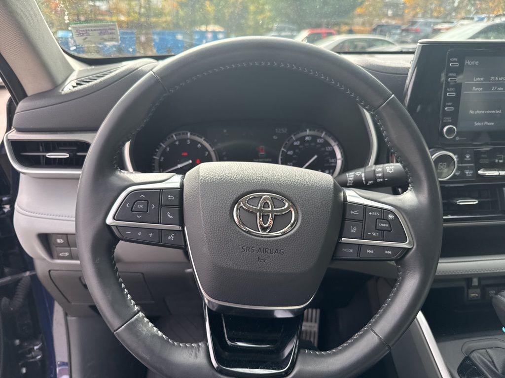 used 2021 Toyota Highlander car, priced at $32,820