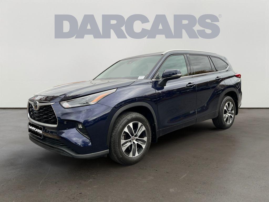 used 2022 Toyota Highlander car, priced at $33,827