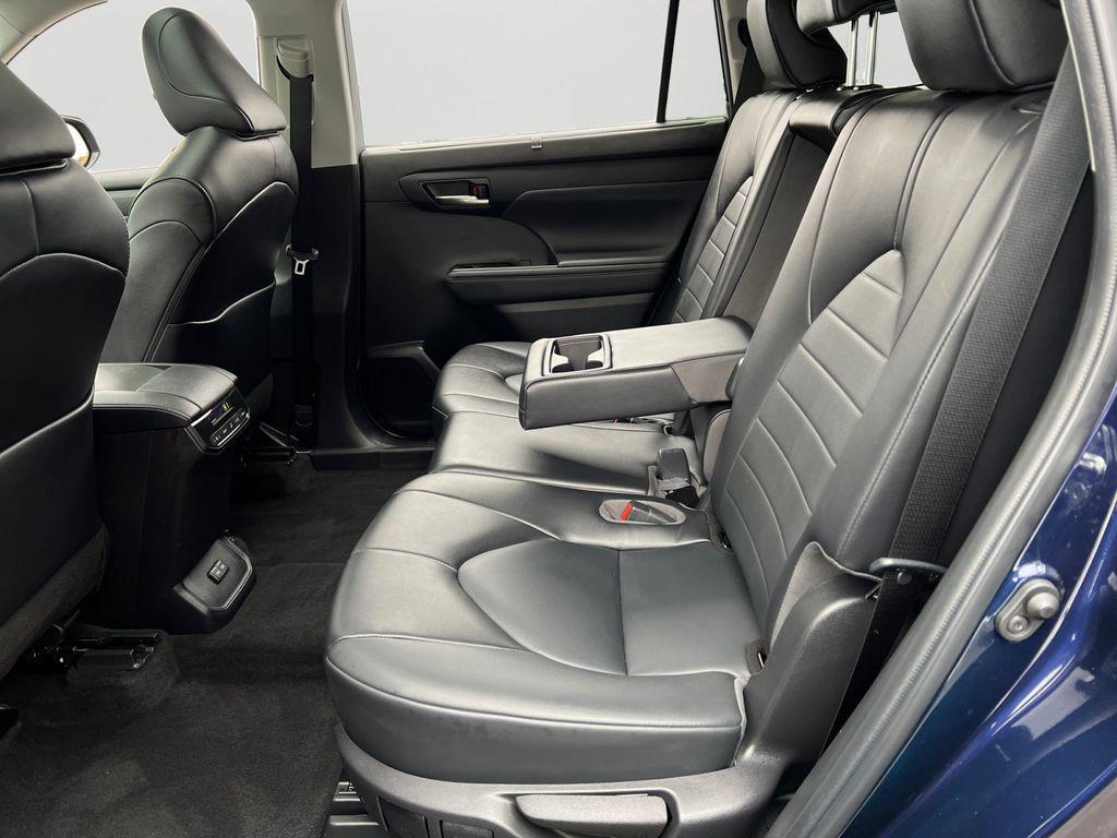 used 2022 Toyota Highlander car, priced at $33,827