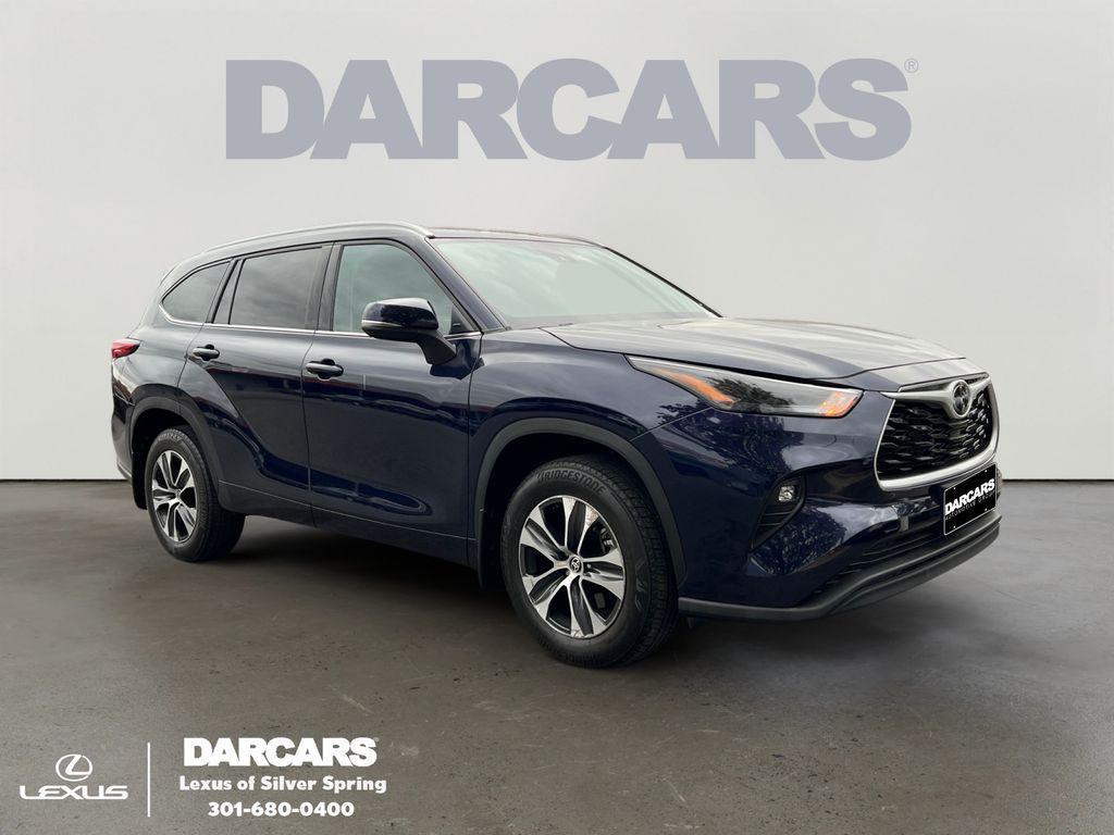 used 2022 Toyota Highlander car, priced at $33,827