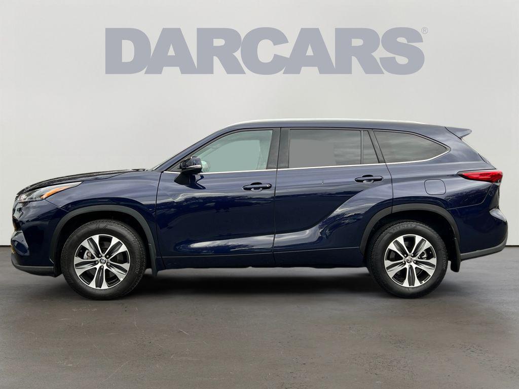 used 2022 Toyota Highlander car, priced at $33,827
