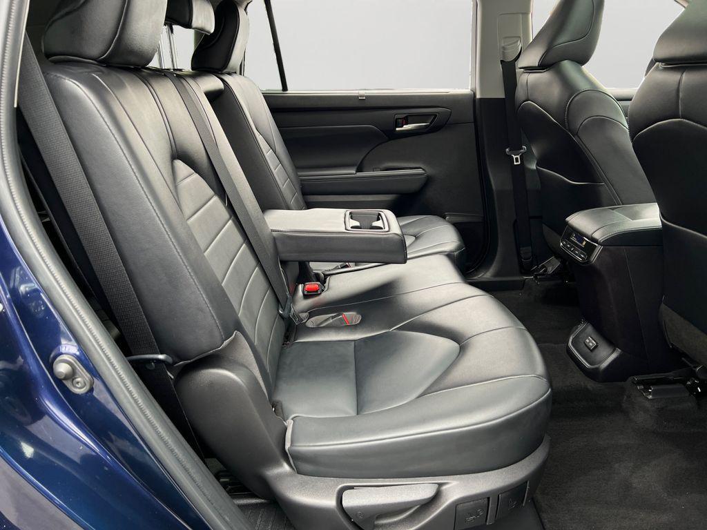 used 2022 Toyota Highlander car, priced at $33,827