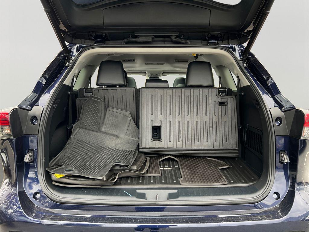 used 2022 Toyota Highlander car, priced at $33,827