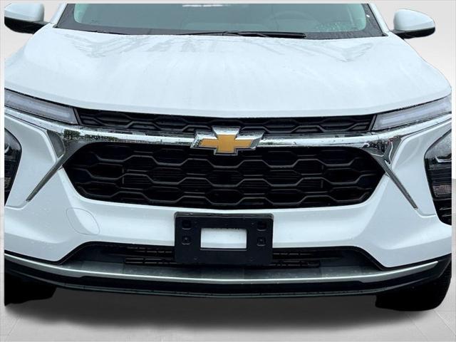 used 2025 Chevrolet Trax car, priced at $23,396