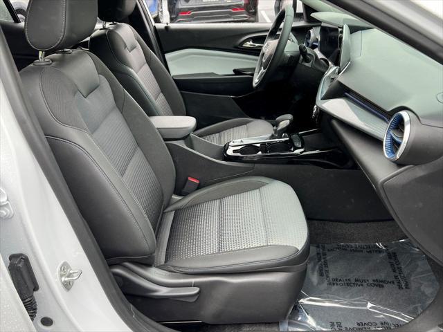 used 2025 Chevrolet Trax car, priced at $23,396
