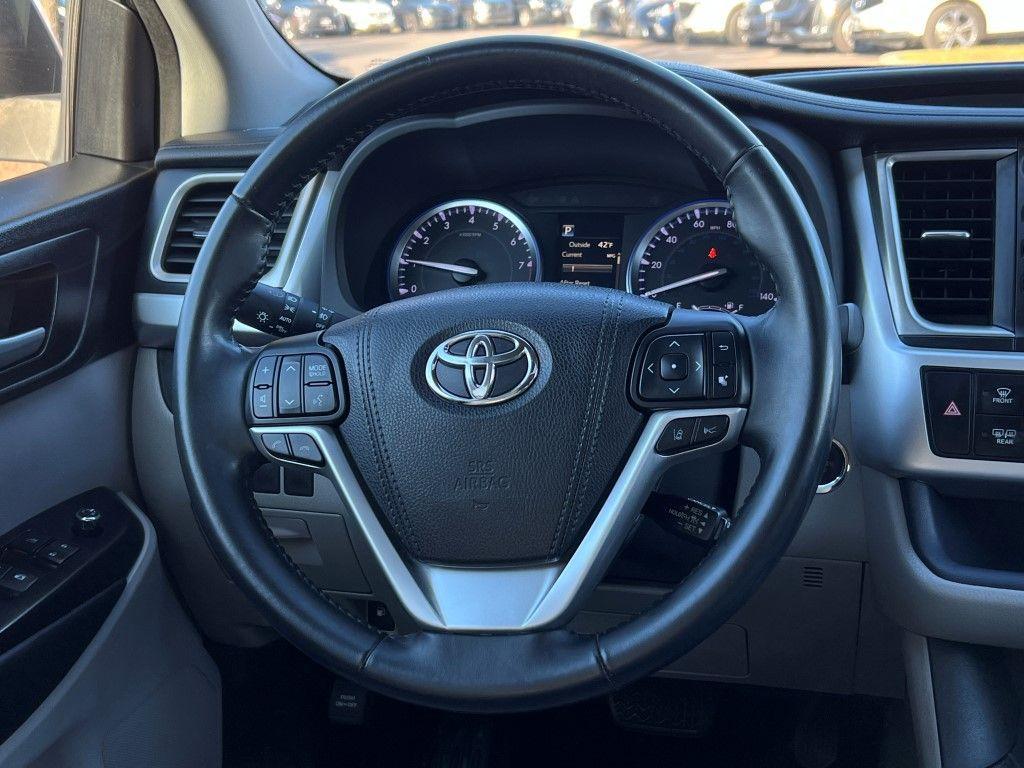 used 2018 Toyota Highlander car, priced at $28,300