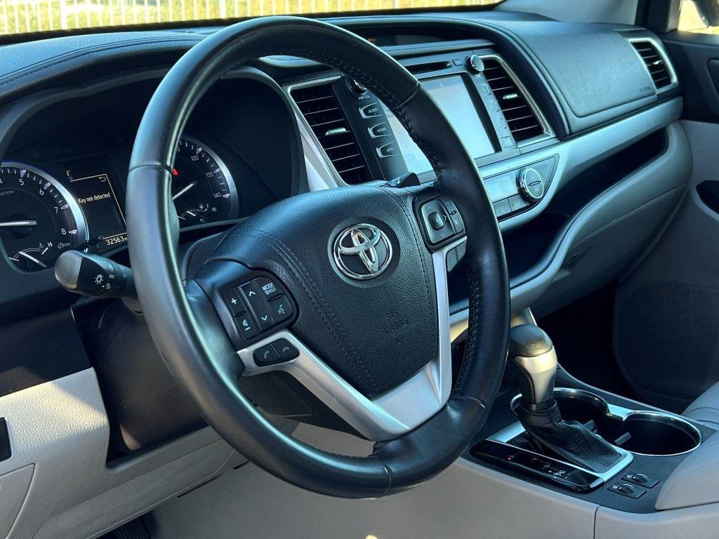 used 2018 Toyota Highlander car, priced at $28,300