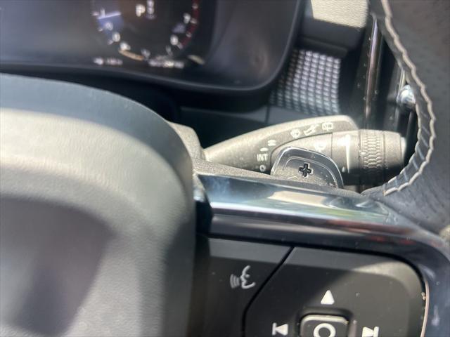 used 2020 Volvo XC40 car, priced at $27,565