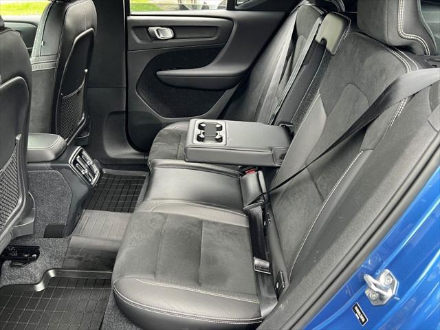 used 2020 Volvo XC40 car, priced at $27,400