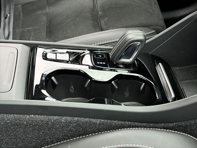 used 2020 Volvo XC40 car, priced at $27,400