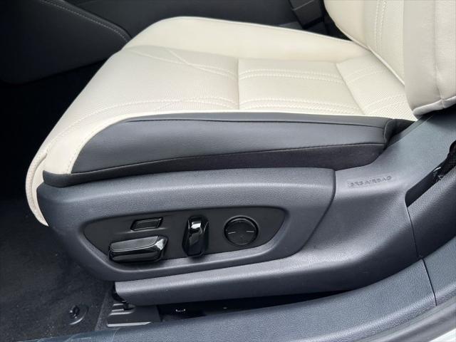 new 2025 Lexus ES 350 car, priced at $55,068