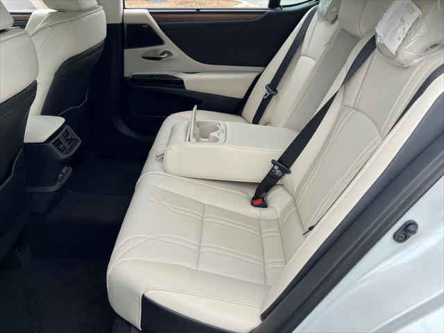 new 2025 Lexus ES 350 car, priced at $55,068