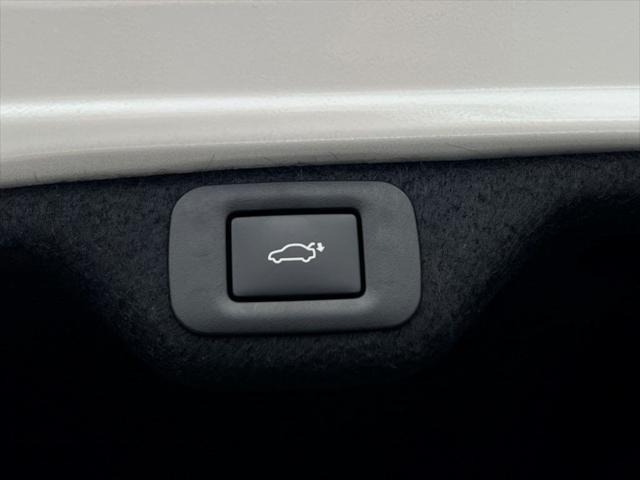 new 2025 Lexus ES 350 car, priced at $55,068