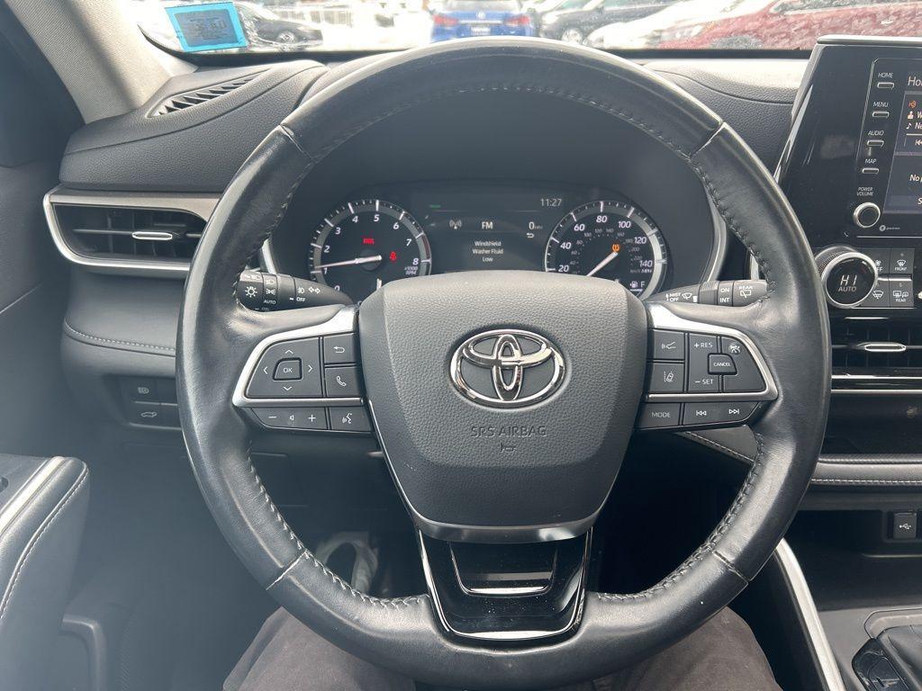 used 2020 Toyota Highlander car, priced at $33,163