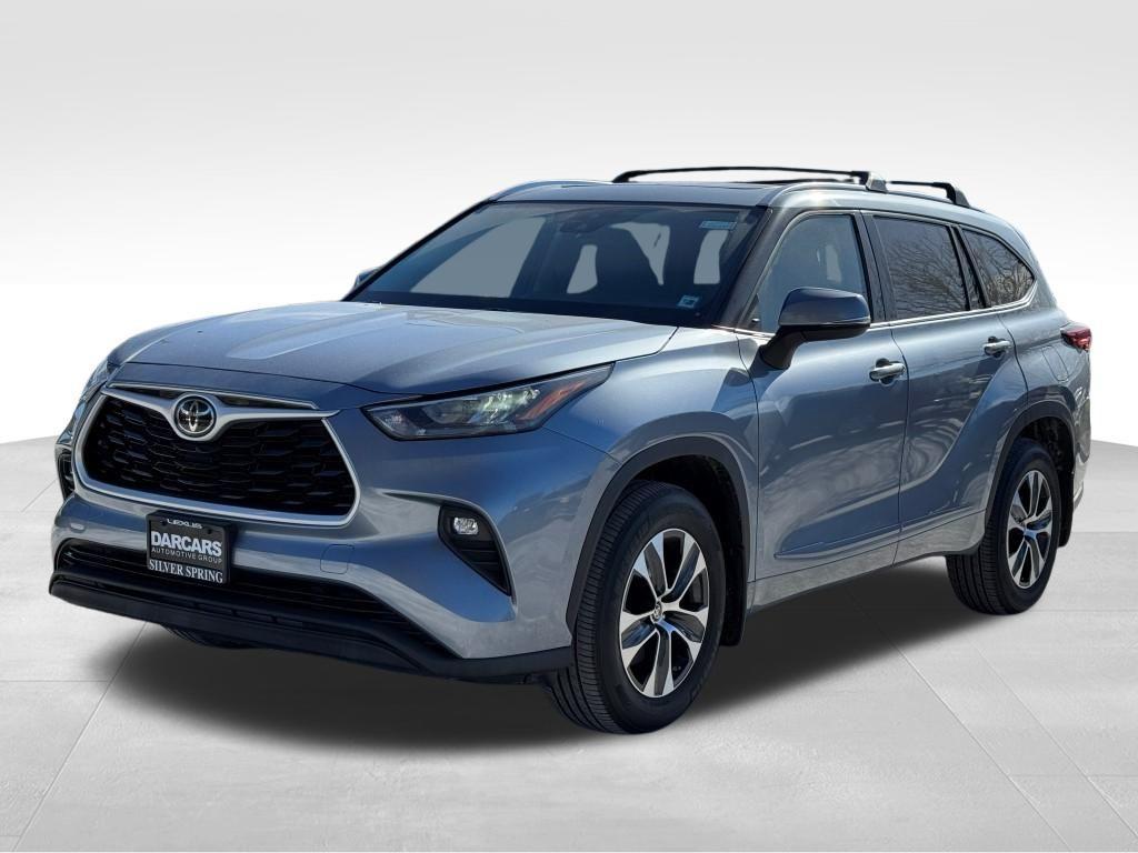 used 2020 Toyota Highlander car, priced at $32,300