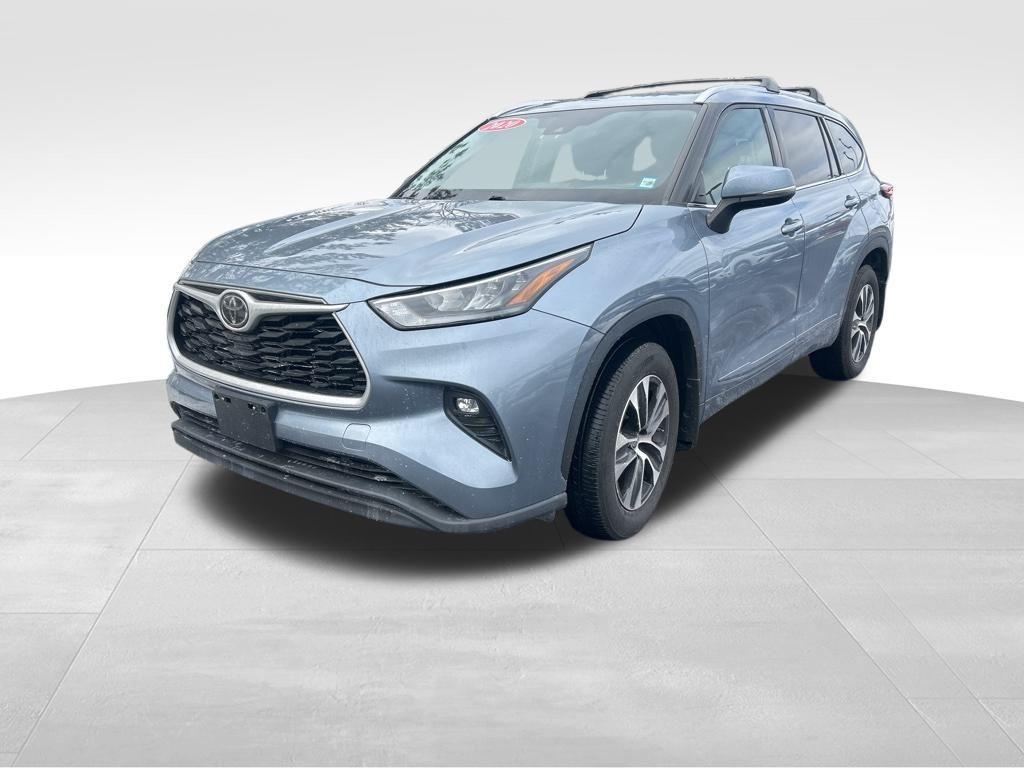 used 2020 Toyota Highlander car, priced at $33,163