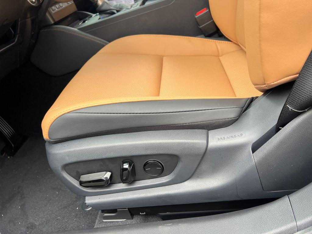 new 2025 Lexus ES 350 car, priced at $47,560