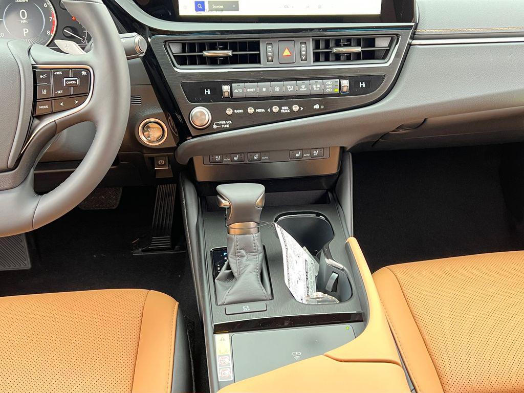 new 2025 Lexus ES 350 car, priced at $47,560