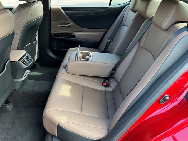 new 2025 Lexus ES 350 car, priced at $47,465