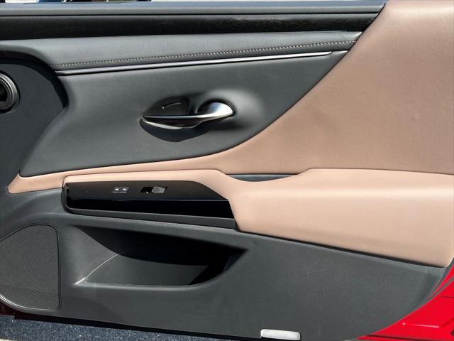 new 2025 Lexus ES 350 car, priced at $47,465