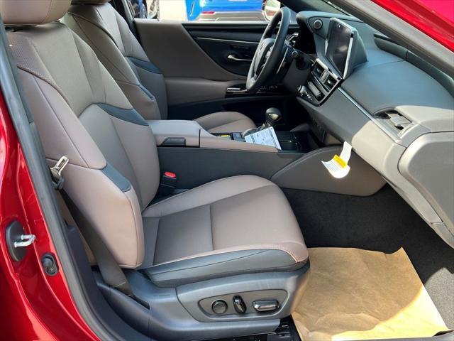 new 2025 Lexus ES 350 car, priced at $47,465