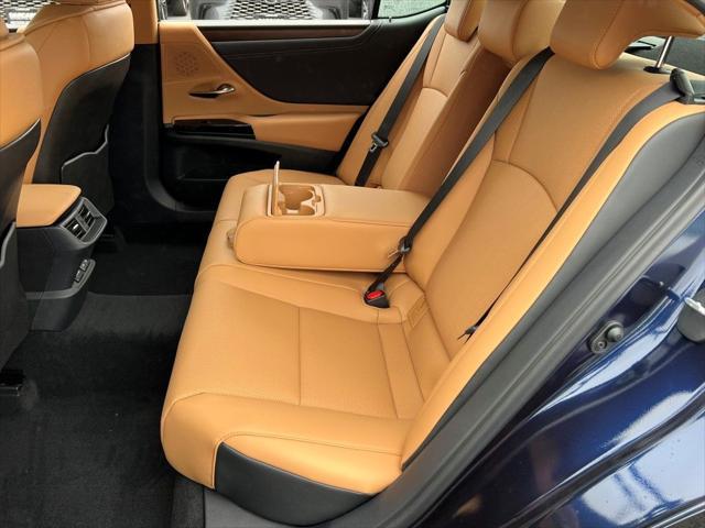 new 2025 Lexus ES 350 car, priced at $45,255