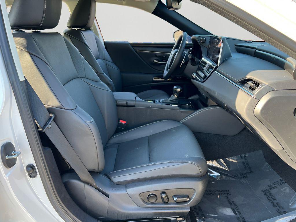 used 2023 Lexus ES 300h car, priced at $37,990