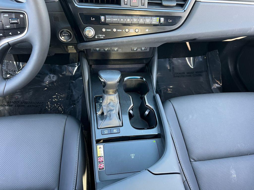 used 2023 Lexus ES 300h car, priced at $37,990