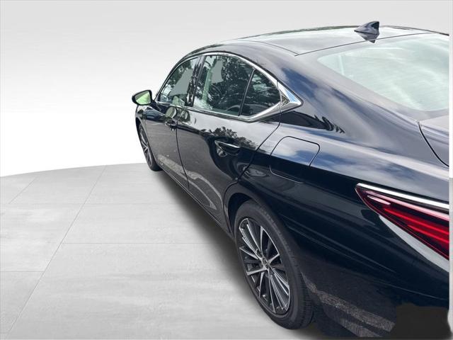 used 2024 Lexus ES 350 car, priced at $40,990