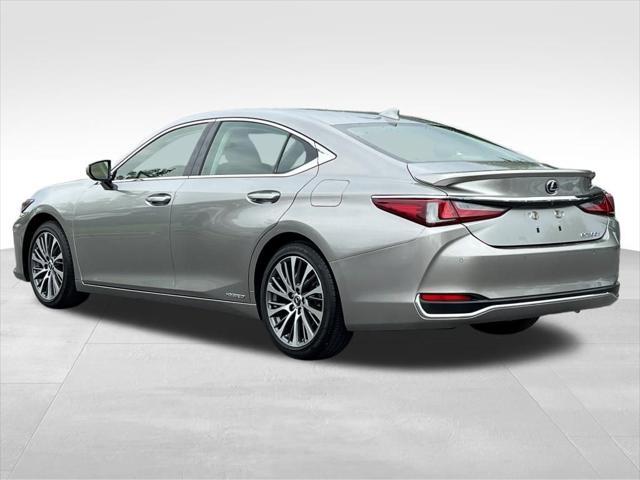 used 2019 Lexus ES 300h car, priced at $27,900