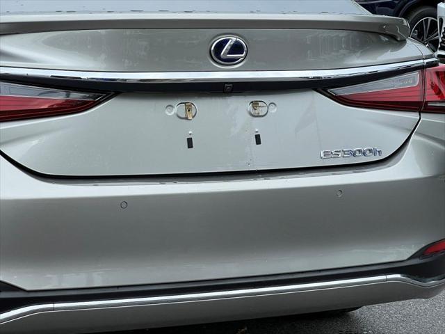 used 2019 Lexus ES 300h car, priced at $27,900