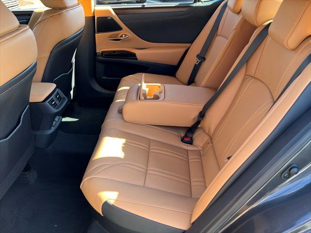 used 2025 Lexus ES 300h car, priced at $54,612