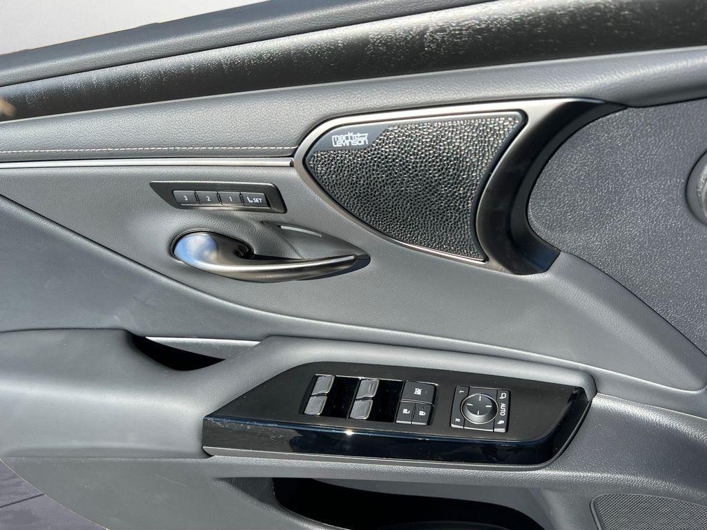new 2025 Lexus ES 350 car, priced at $54,604
