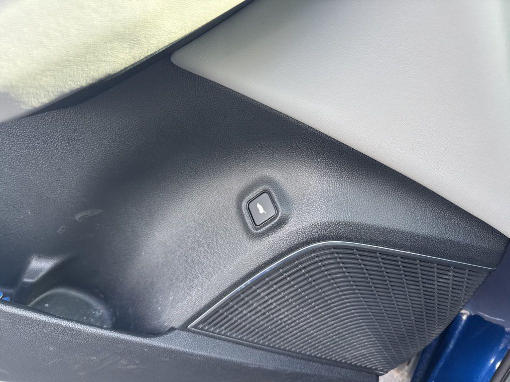 used 2023 Acura MDX car, priced at $38,268