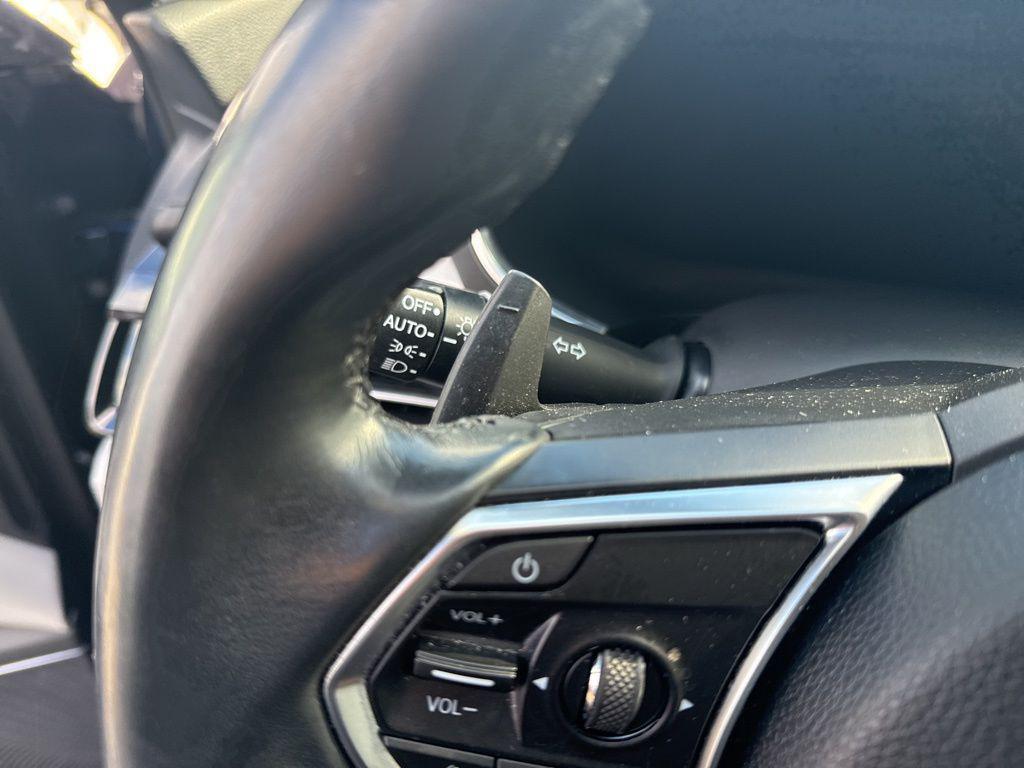 used 2023 Acura MDX car, priced at $38,268