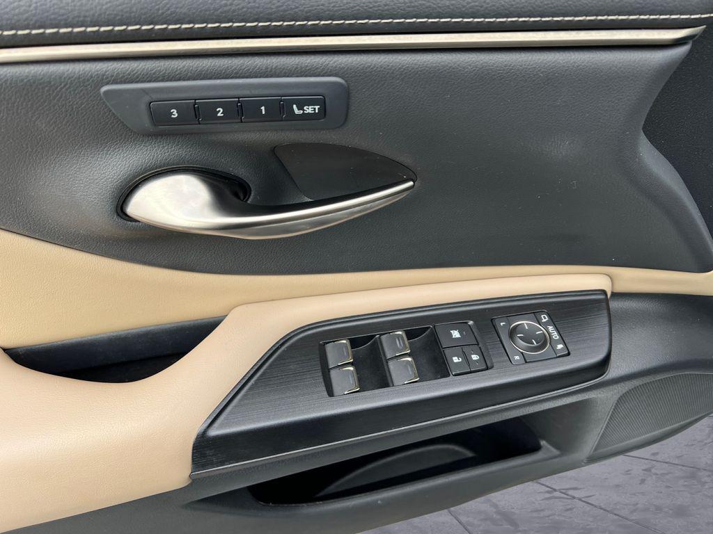 used 2021 Lexus ES 350 car, priced at $30,599