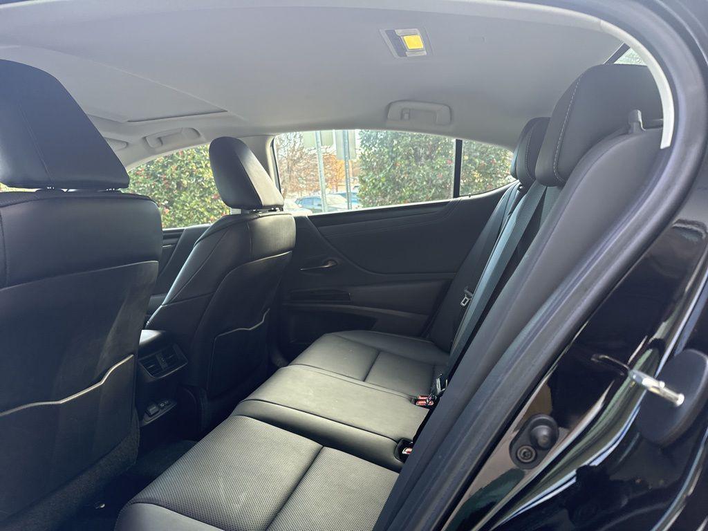 used 2022 Lexus ES 300h car, priced at $34,589