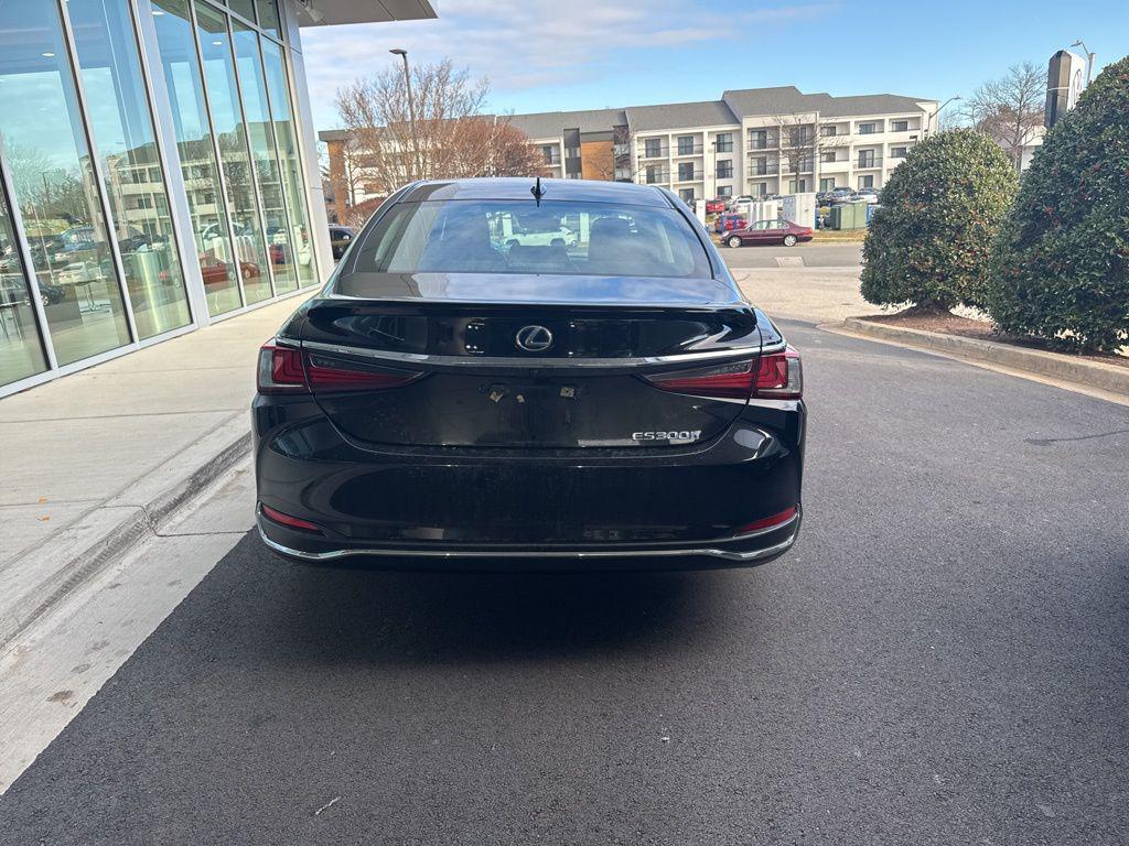 used 2022 Lexus ES 300h car, priced at $34,589