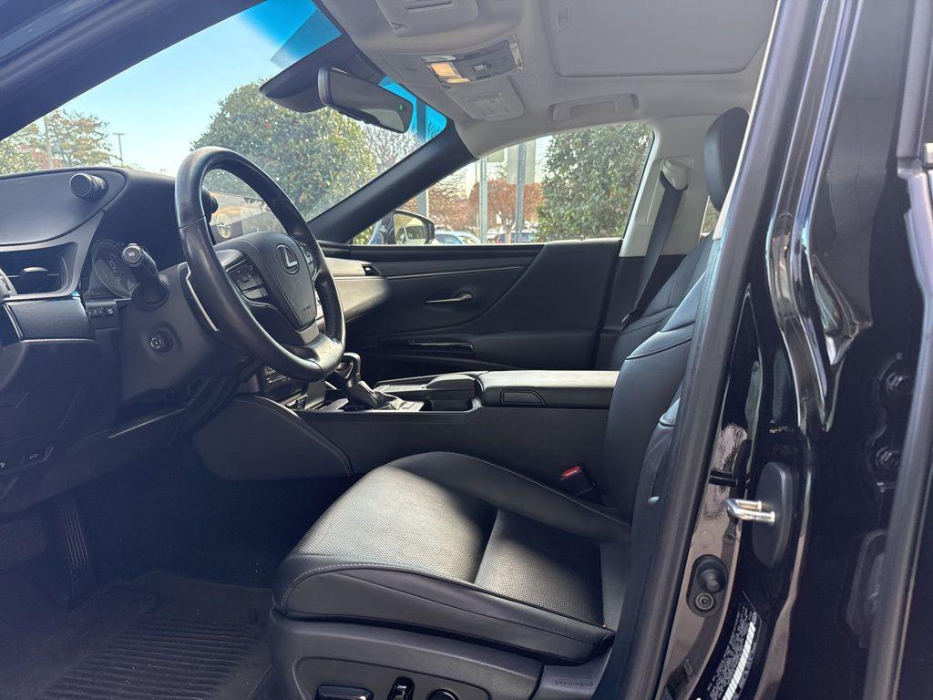 used 2022 Lexus ES 300h car, priced at $34,589