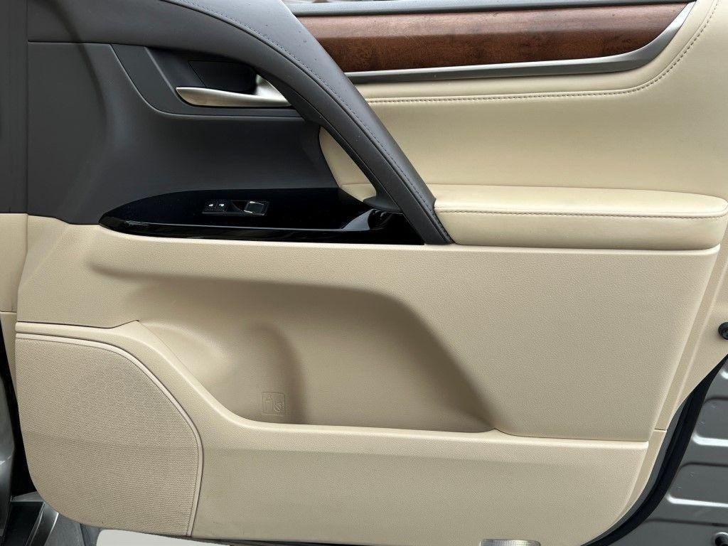 used 2019 Lexus LX 570 car, priced at $48,499